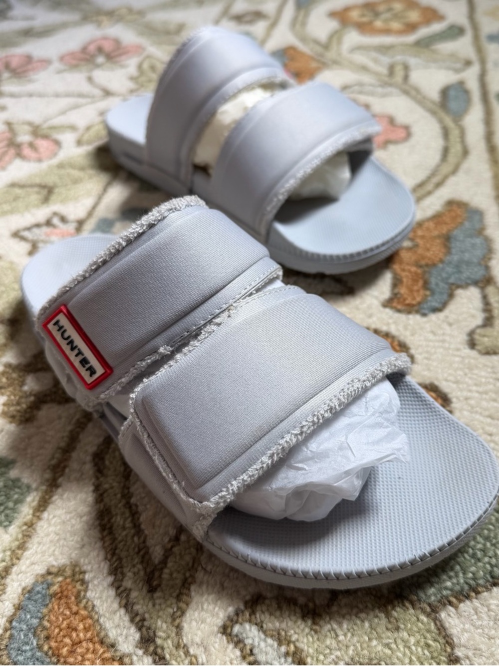 Hunter Light Gray Double-Strap Slide Sandals with Red Logo